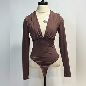 NWT Abercrombie and Fitch women’s Brown Long Sleeve Slinky Deep Vneck Bodysuit